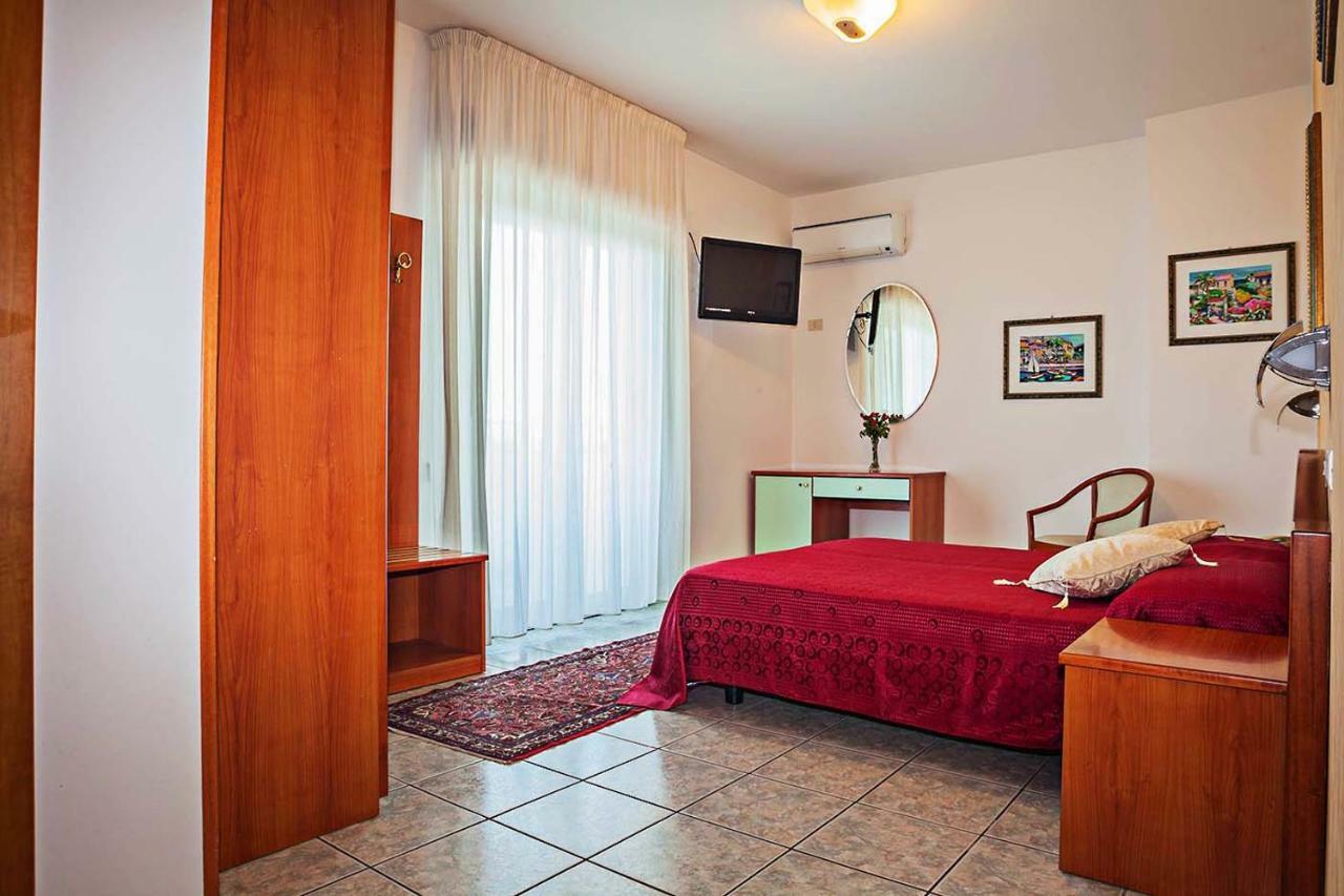 Hotel Haus Charlotte San Benedetto del Tronto Zewnętrze zdjęcie